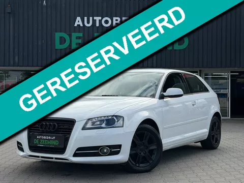 Audi A3 1.2 TFSI Ambiente|Black &amp; White|Apple carplay